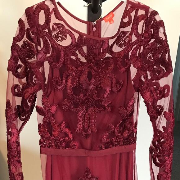 Tamar Burgundy lace gown size 8 NWOT - Picture 4 of 9